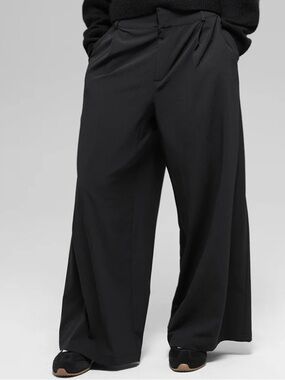 ALO 
High-Waist Dreamscape Trouser